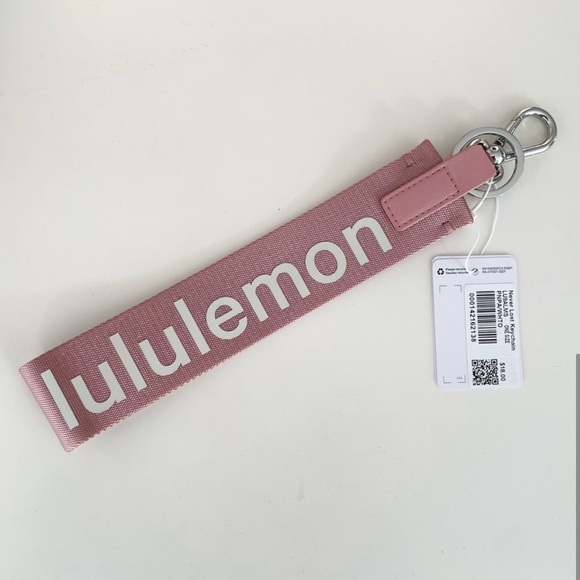 RARE - NWT Lululemon Never Lost Keychain Pink Pastel/White Opal - Picture 4 of 4